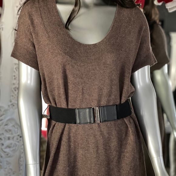 NWT! OVERSIZED RUFFLE WOOL SWEATER
DRESS - Picture 10 of 13